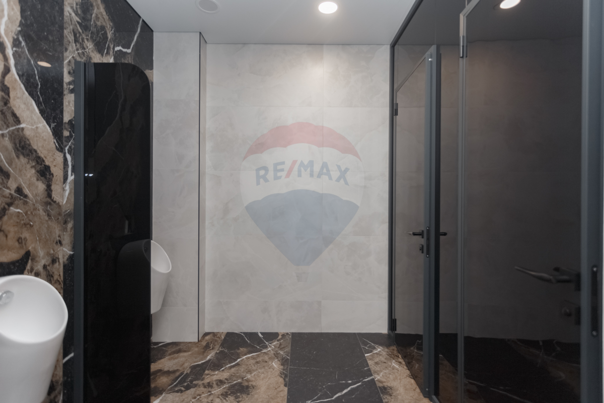 2.400 EUR