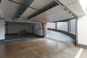 2.400 EUR