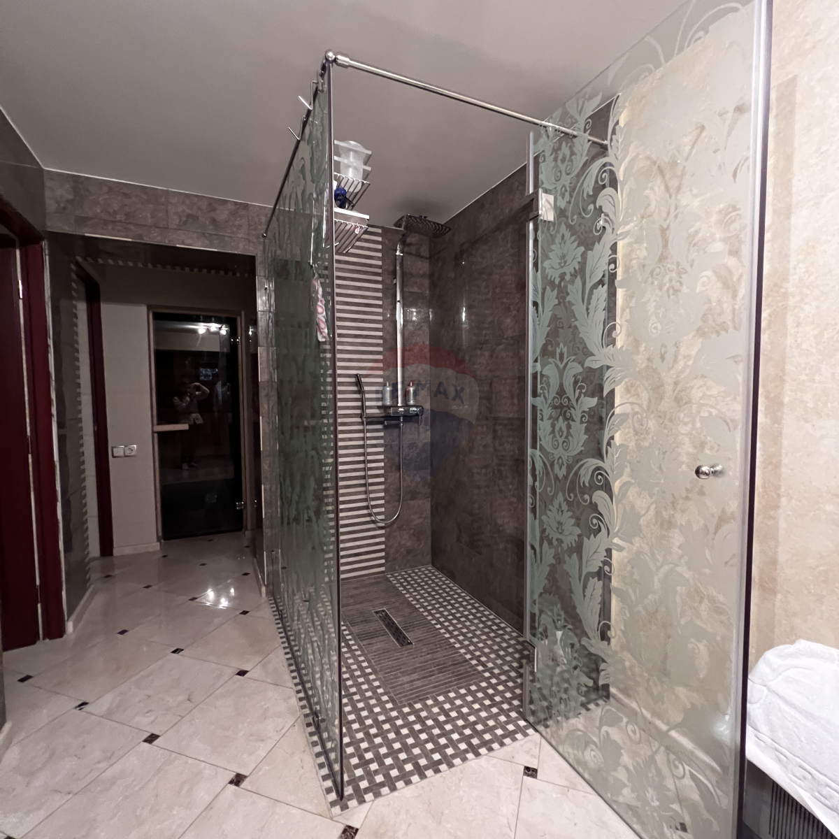 990.000 EUR