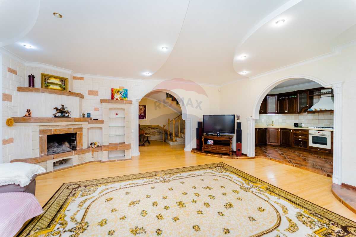 350.000 EUR