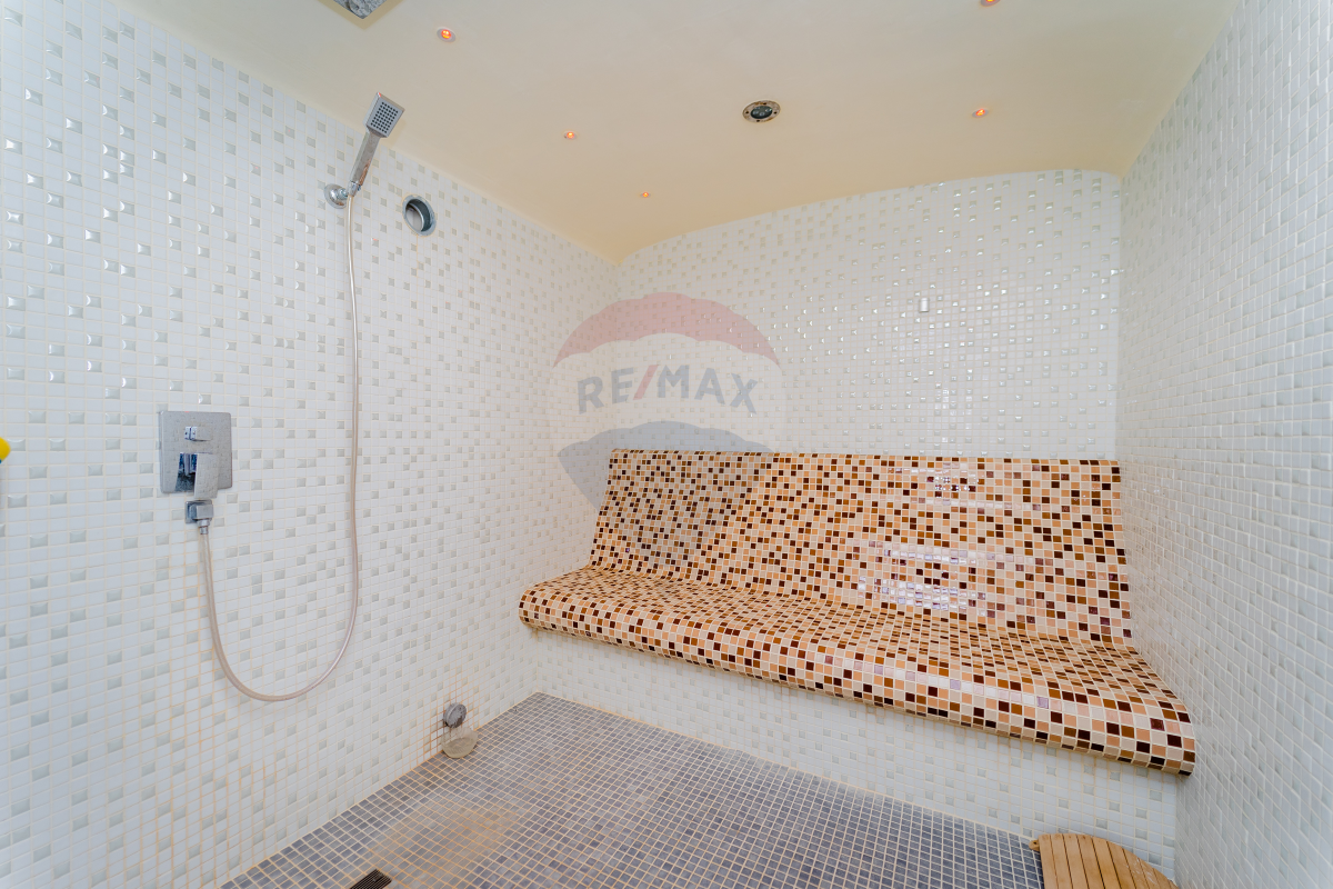350.000 EUR