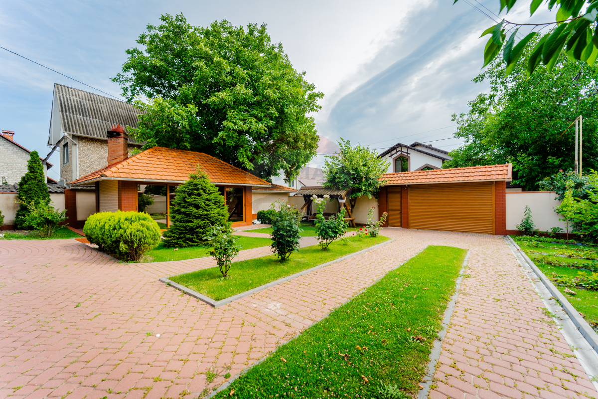 350.000 EUR