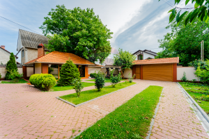 350.000 EUR