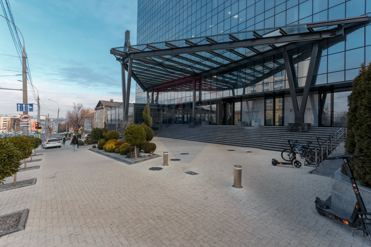 4.000 EUR
