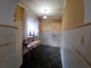 230.000 EUR