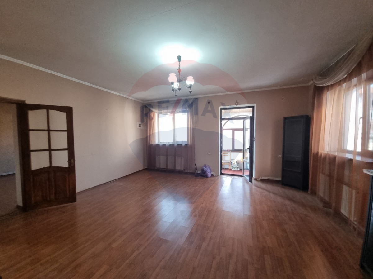230.000 EUR