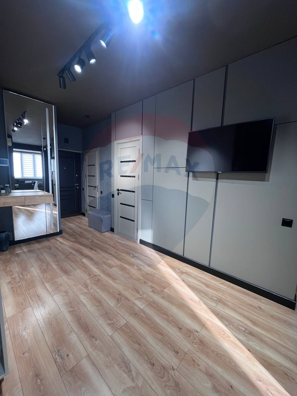 117.000 EUR