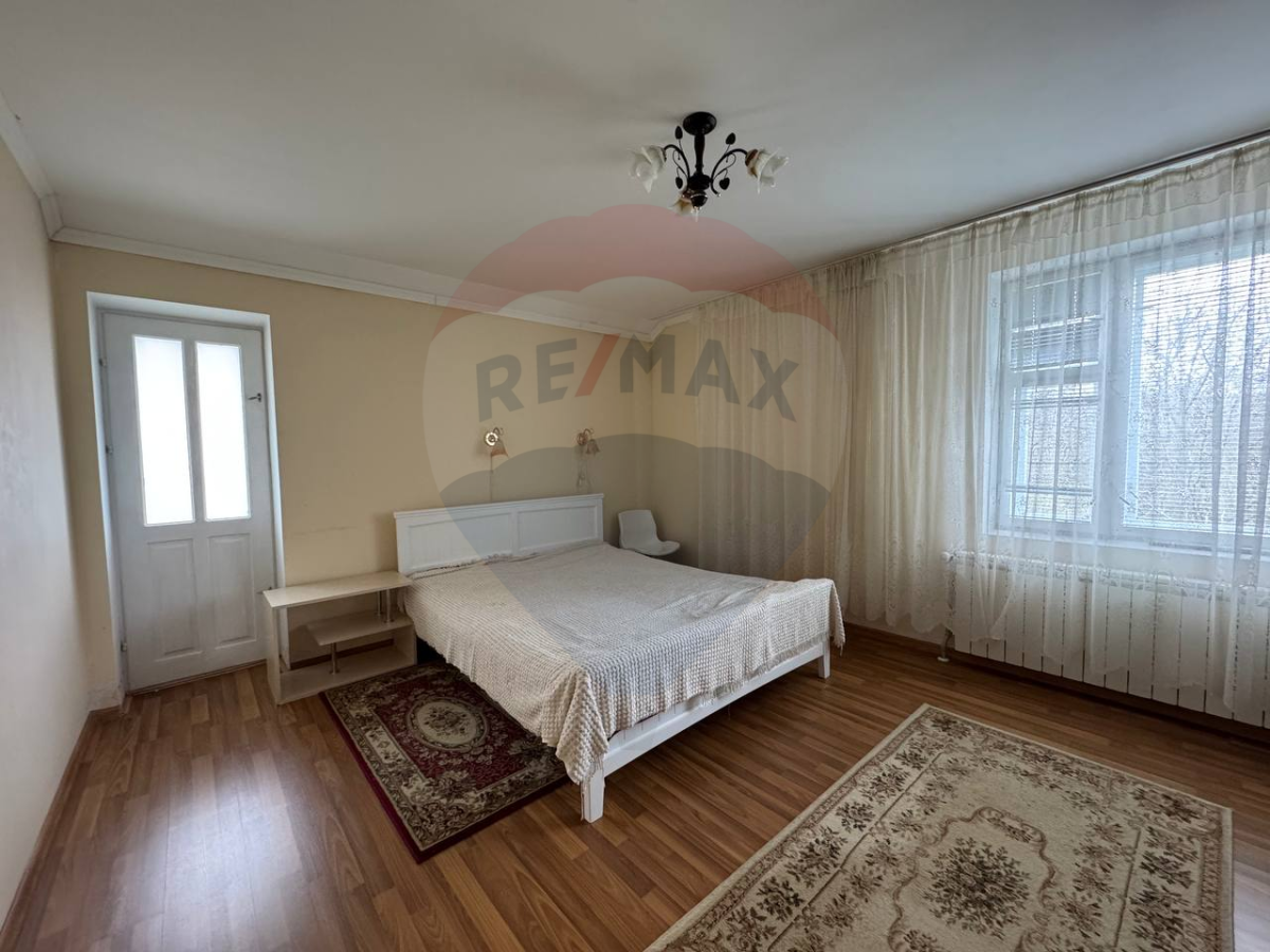 119.900 EUR