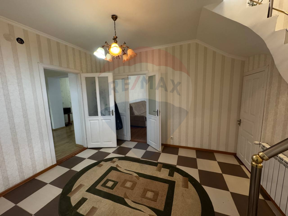 119.900 EUR