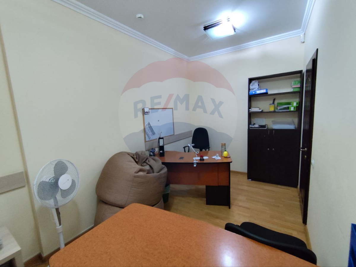 3.000 EUR