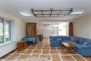 353.000 EUR