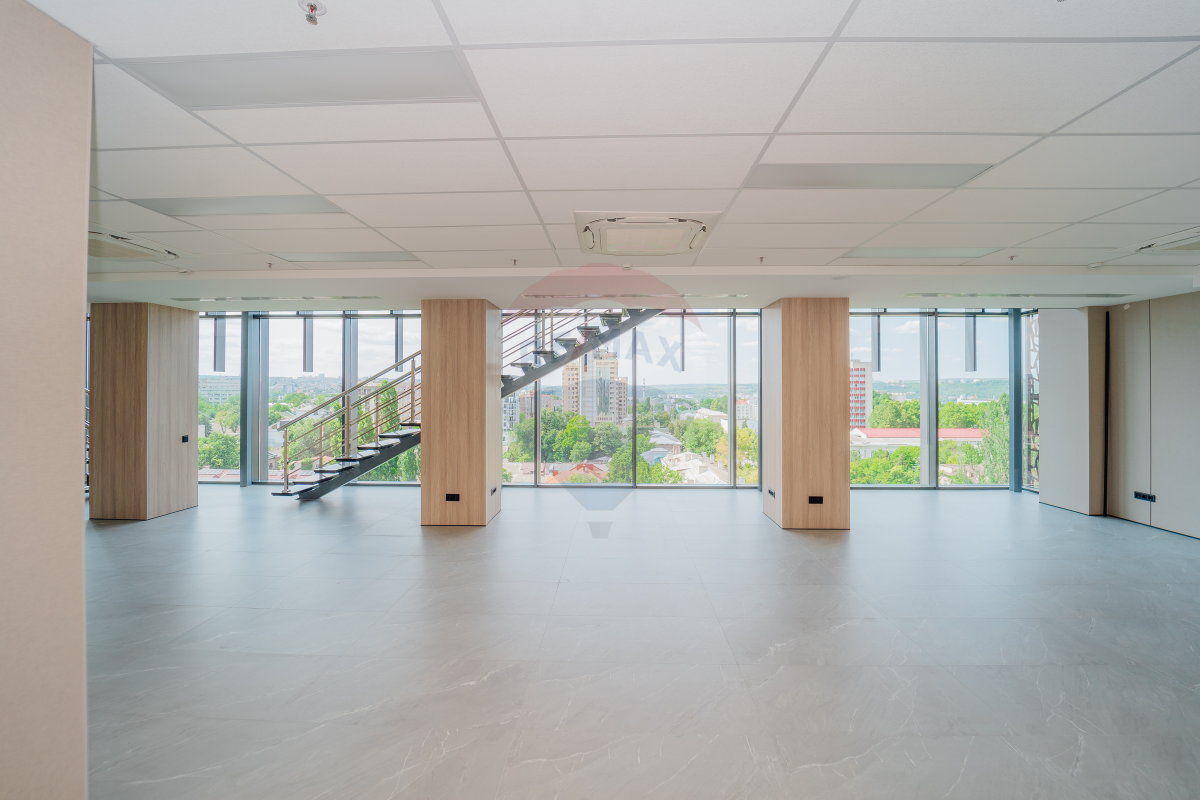3.850 EUR