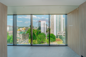 3.300 EUR