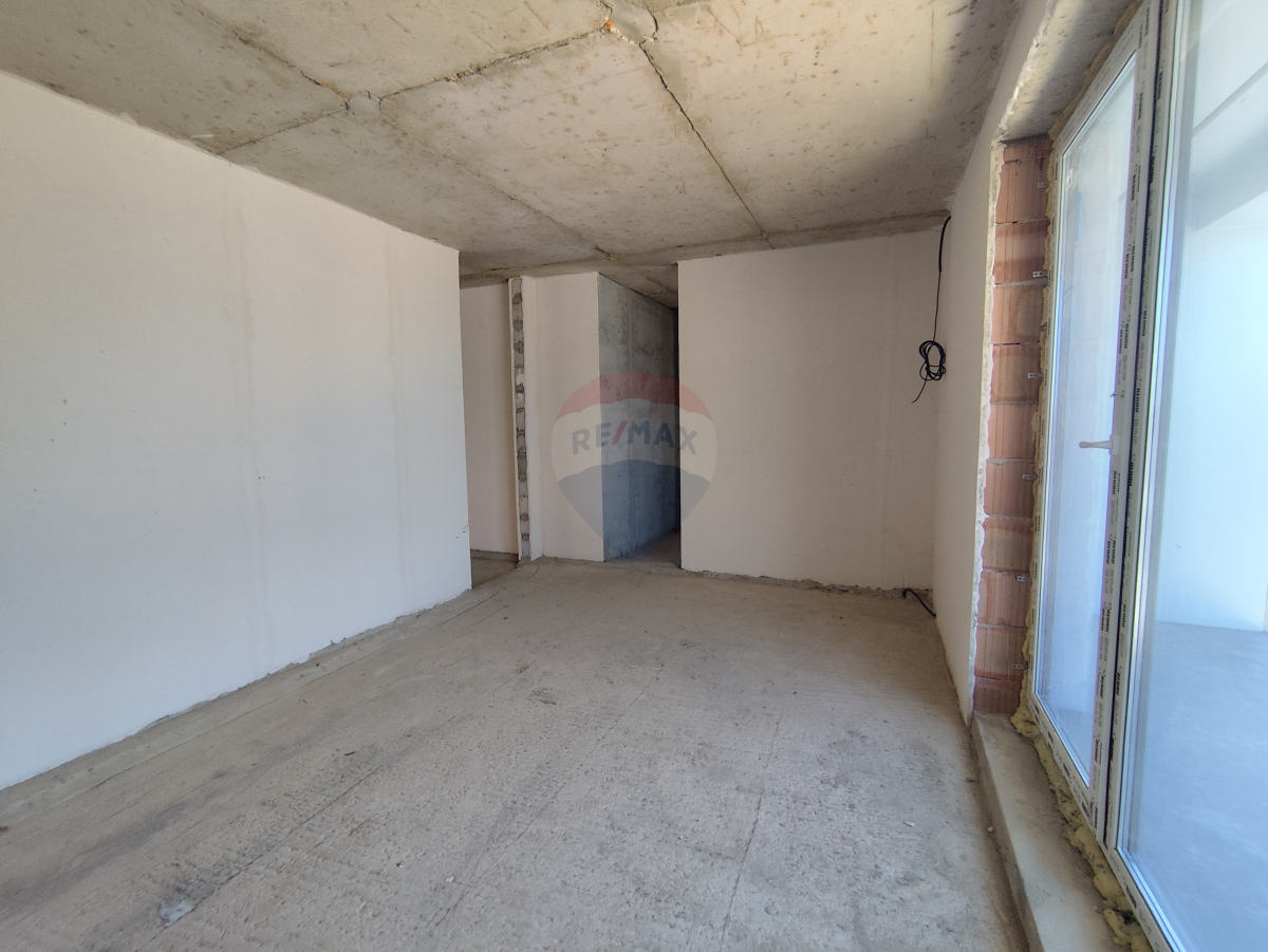 249.000 EUR