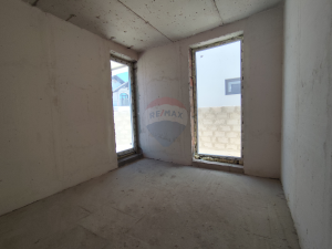 249.000 EUR