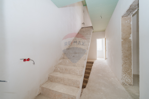 137.000 EUR
