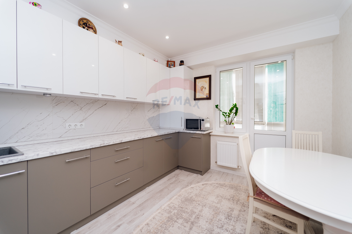 110.000 EUR