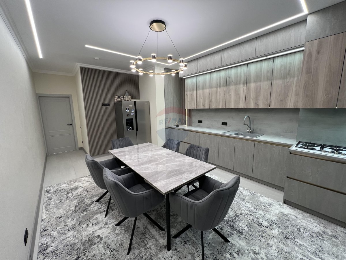 195.000 EUR
