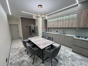 195.000 EUR