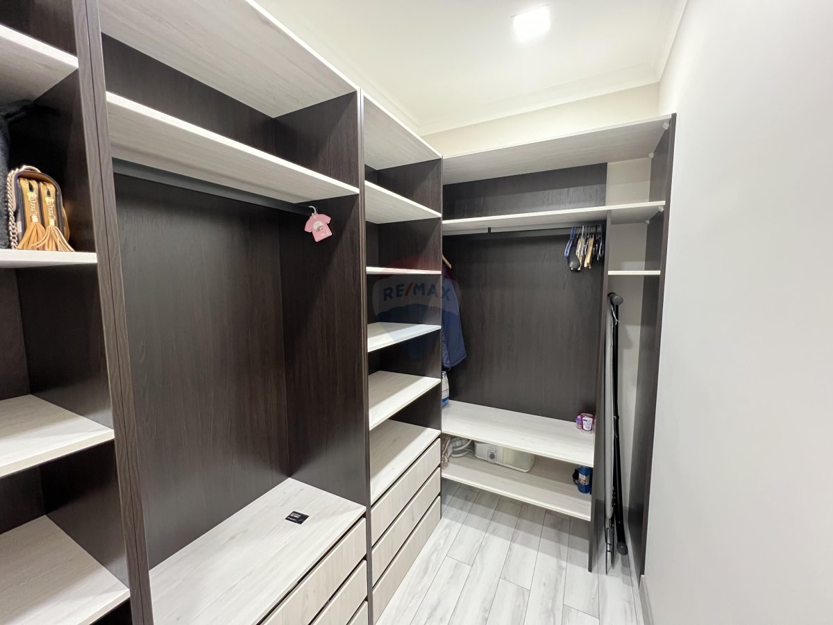 195.000 EUR
