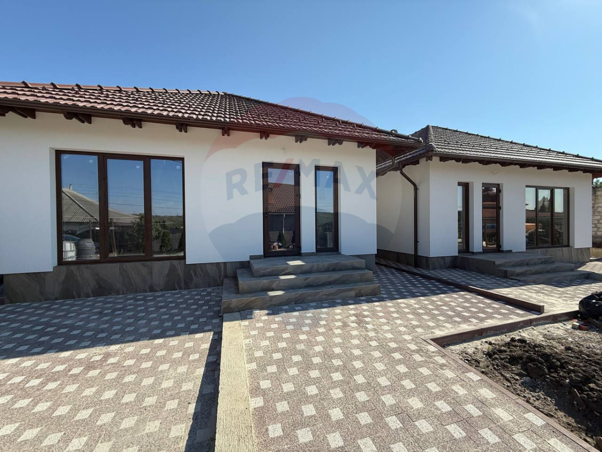 135.000 EUR