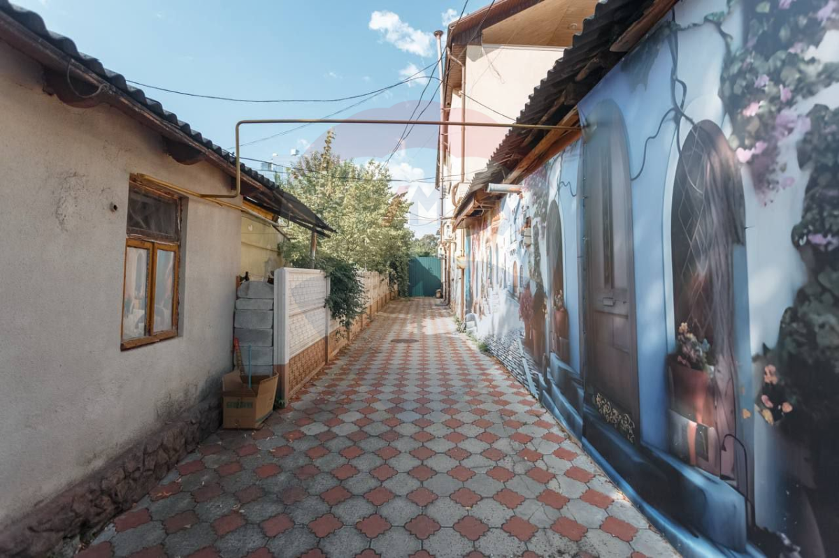 315.000 EUR
