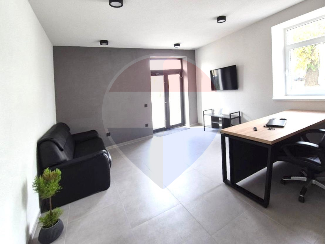 310.000 EUR