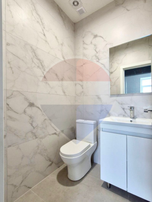 310.000 EUR