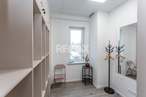 2.700 EUR