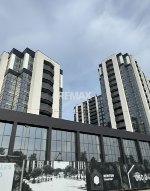 104.900 EUR