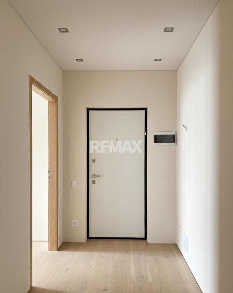 104.900 EUR