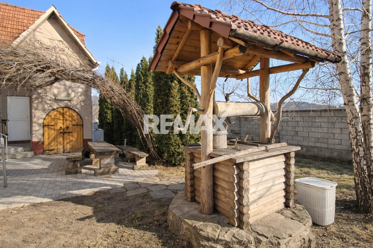 280.000 EUR