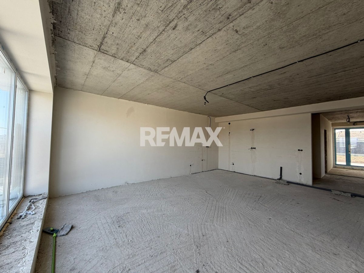 230.000 EUR