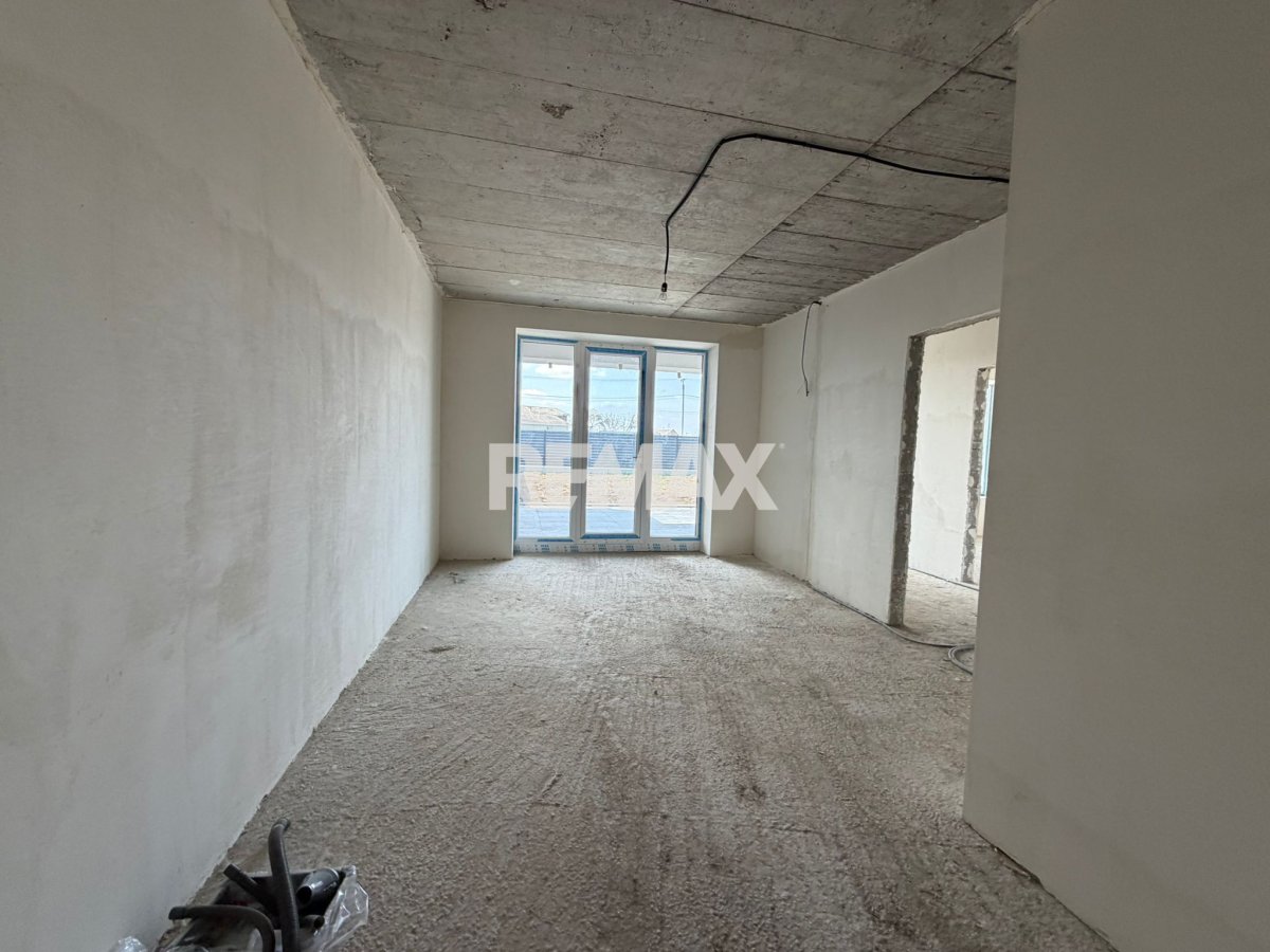 230.000 EUR