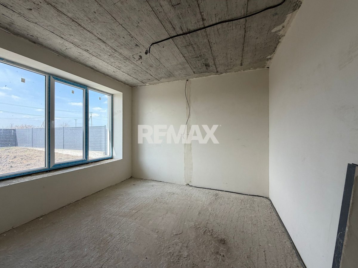 230.000 EUR