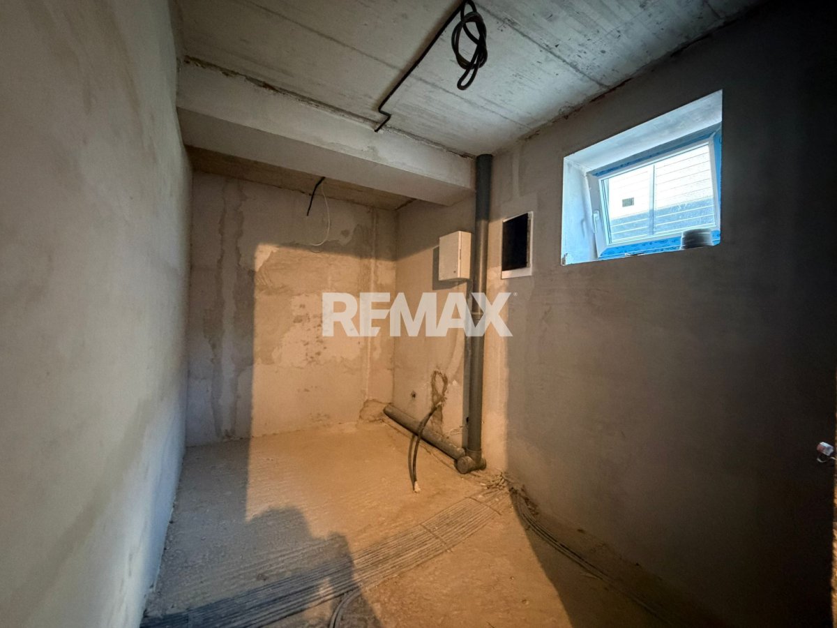 230.000 EUR