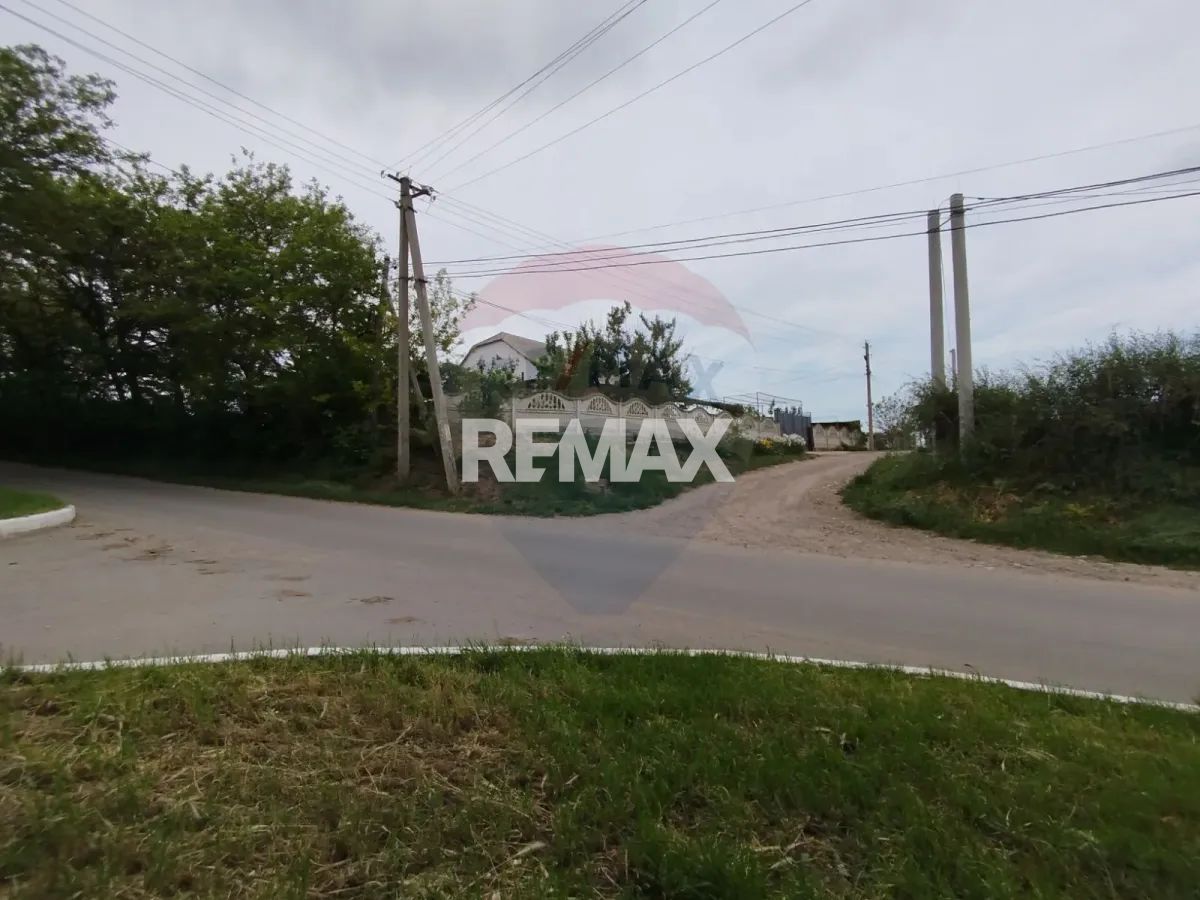 8.000 EUR